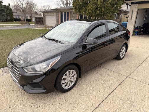 Black 2019 Hyundai Accent SE