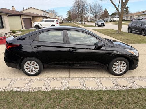 Black 2019 Hyundai Accent SE