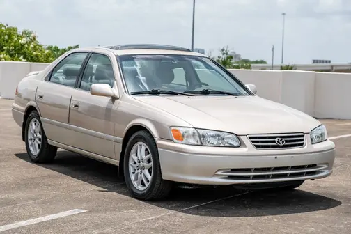 Beige 2001 Toyota Camry XLE V6