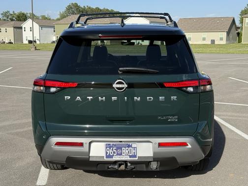 Green 2024 Nissan Pathfinder Platinum