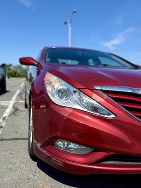 Red 2013 Hyundai SONATA GLS