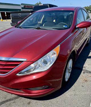 Red 2013 Hyundai SONATA GLS