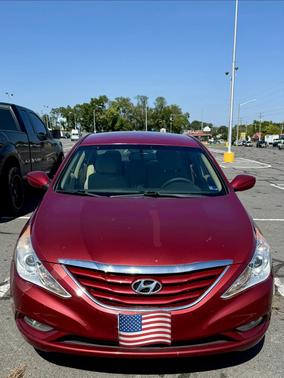 Red 2013 Hyundai SONATA GLS