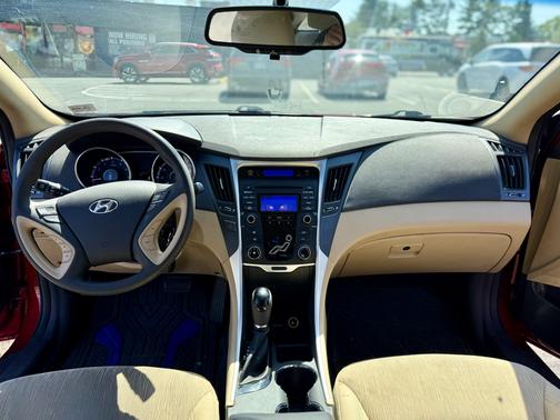 Red 2013 Hyundai SONATA GLS