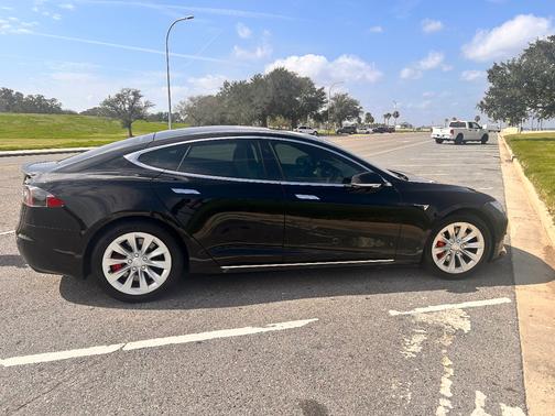 2020 Tesla Model S Performance
