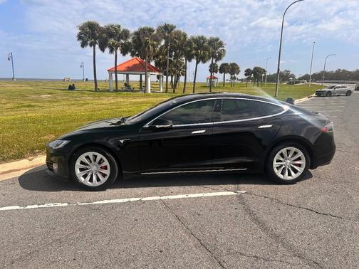 2020 Tesla Model S Performance