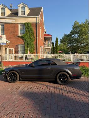 Gray 2007 Ford Mustang GT