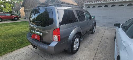 2008 Nissan Pathfinder SE