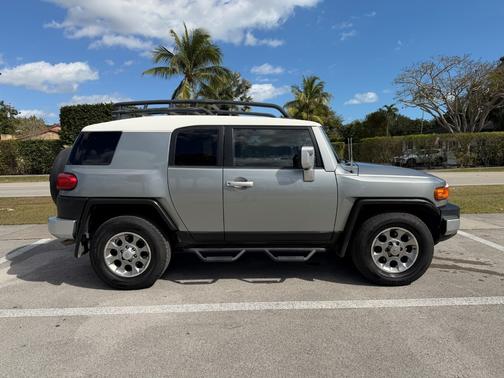2012 Toyota FJ Cruiser Base
