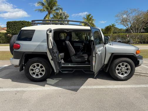 2012 Toyota FJ Cruiser Base