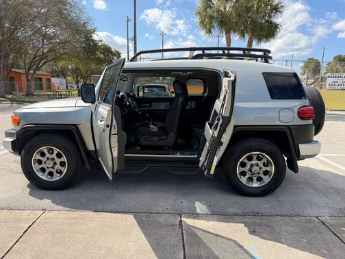 2012 Toyota FJ Cruiser Base