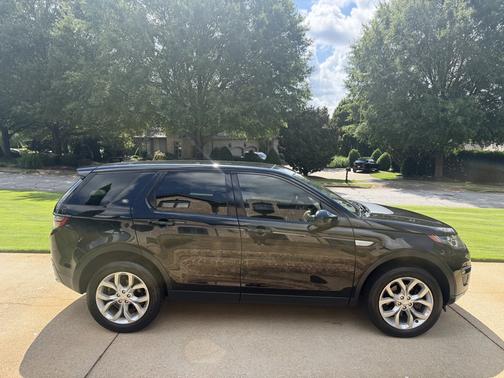 Black 2016 Land Rover Discovery Sport HSE