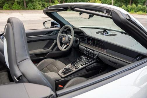 2025 Porsche 911 911 Carrera 4 GTS Cabriolet