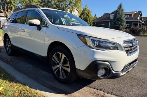 White 2019 Subaru Outback 3.6R Limited
