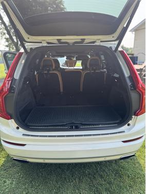 2017 Volvo XC90 T6 Momentum
