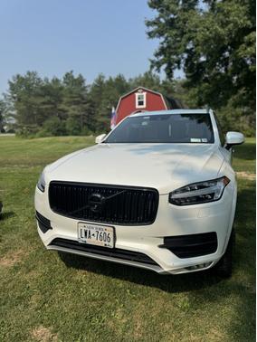 2017 Volvo XC90 T6 Momentum