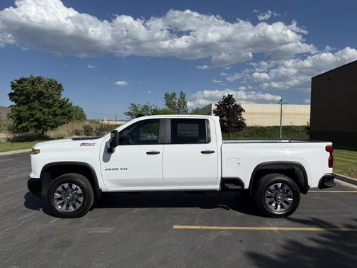 2025 Chevrolet Silverado 2500 Custom