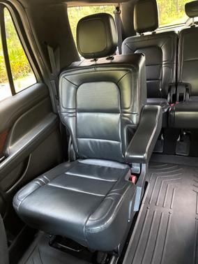 Black 2022 Lincoln Navigator L Standard