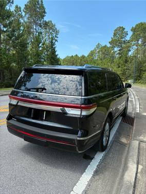 Black 2022 Lincoln Navigator L Standard