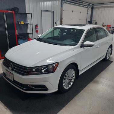2016 Volkswagen Passat 1.8T SE
