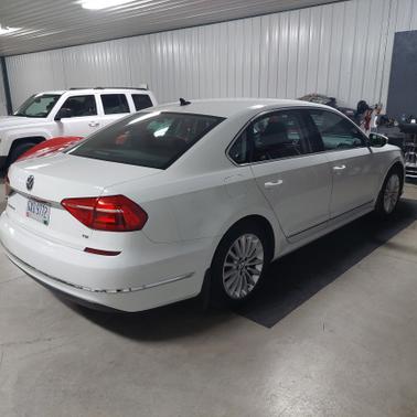 2016 Volkswagen Passat 1.8T SE