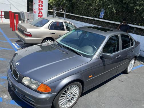 2001 BMW 330 i