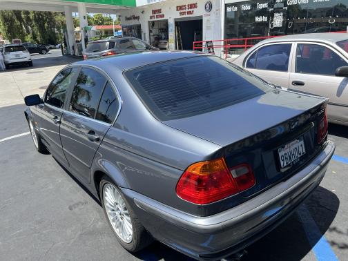 2001 BMW 330 i