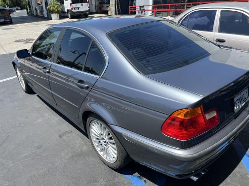 2001 BMW 330 i