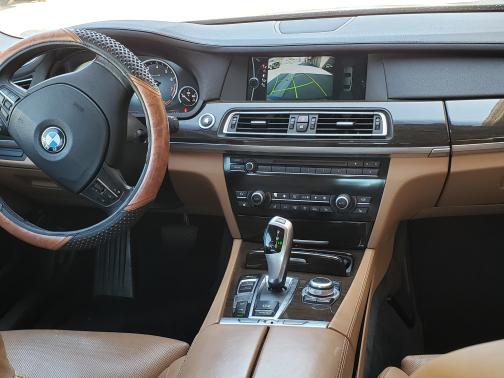 2009 BMW 750 i