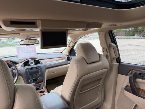 Brown 2011 Buick Enclave 2XL