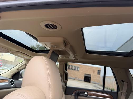 Brown 2011 Buick Enclave 2XL