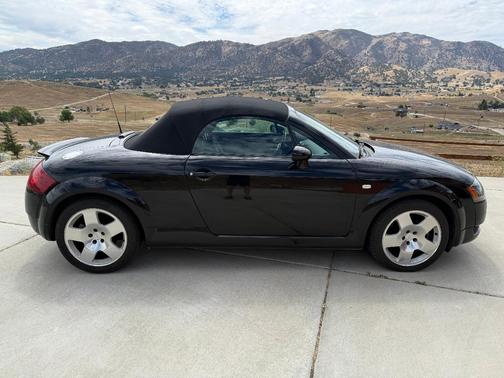 Black 2001 Audi TT Roadster quattro