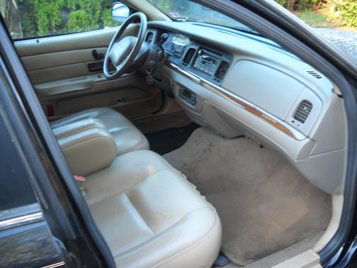 2003 Ford Crown Victoria LX