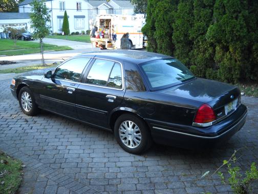 2003 Ford Crown Victoria LX