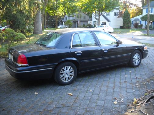 2003 Ford Crown Victoria LX
