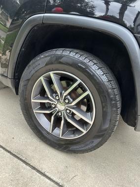 Black 2017 Jeep Grand Cherokee Limited