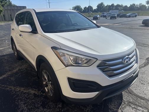 White 2015 Hyundai Santa Fe Sport 2.4L