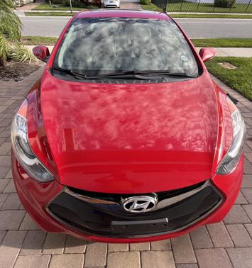2013 Hyundai ELANTRA SE