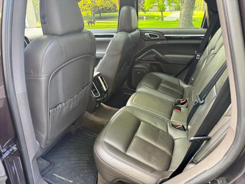 Brown 2016 Porsche Cayenne Cayenne Diesel