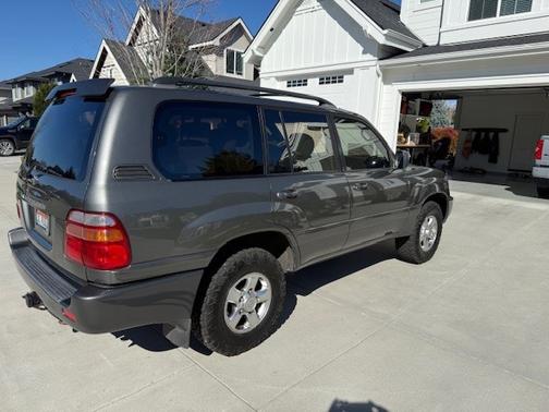2002 Toyota Land Cruiser Base