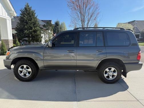 2002 Toyota Land Cruiser Base