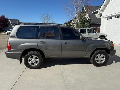2002 Toyota Land Cruiser Base