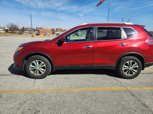 2016 Nissan Rogue SV