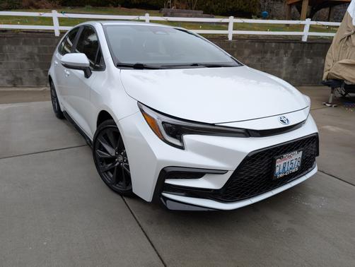 2024 Toyota Corolla Hybrid SE