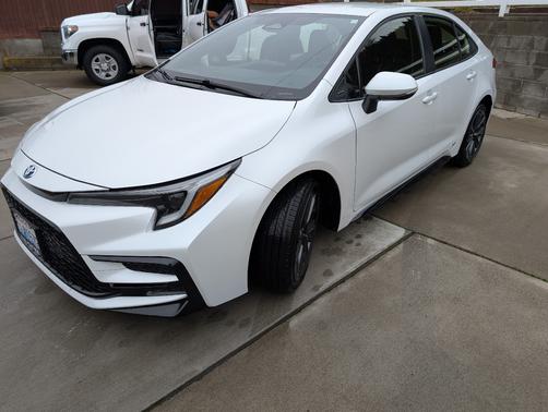 2024 Toyota Corolla Hybrid SE