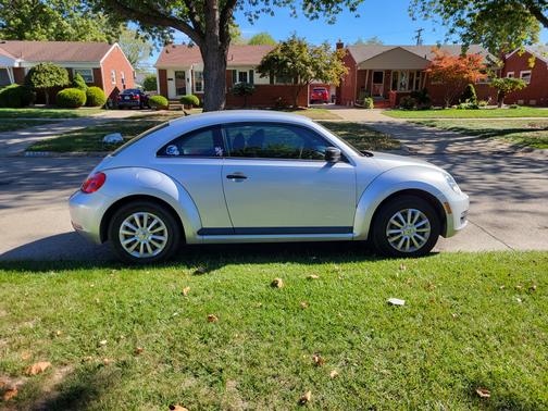 2012 Volkswagen Beetle Base