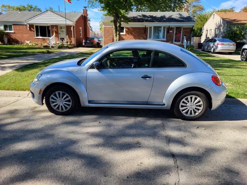 2012 Volkswagen Beetle Base
