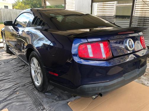 2011 Ford Mustang V6 Premium