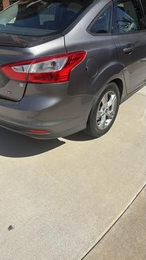 Gray 2014 Ford Focus SE