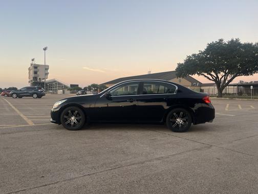 2011 INFINITI G37 Journey